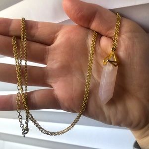 Rose quartz crystal on adjustable 34 inch chain.